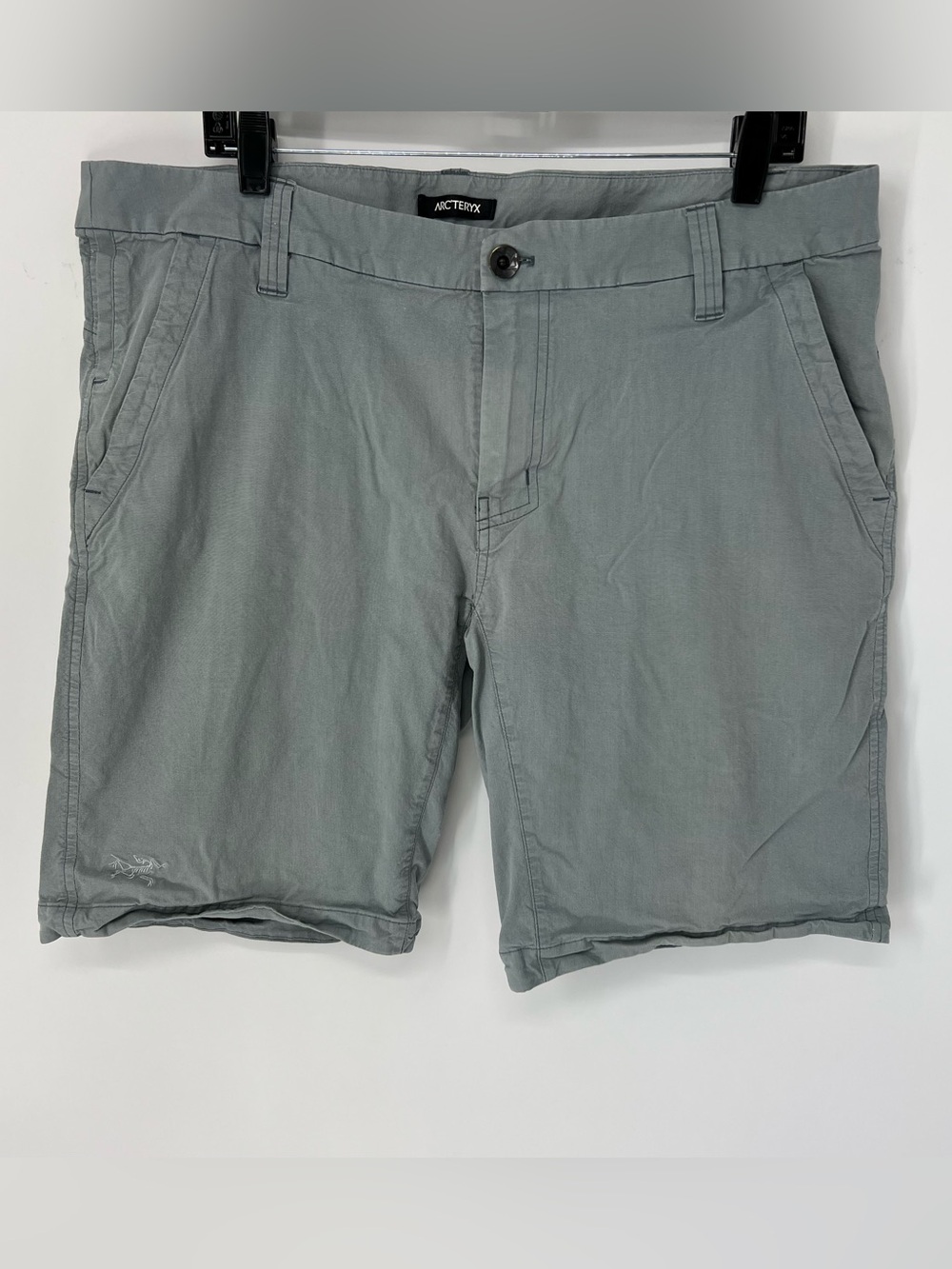 Arc’teryx men’s chino shorts 38